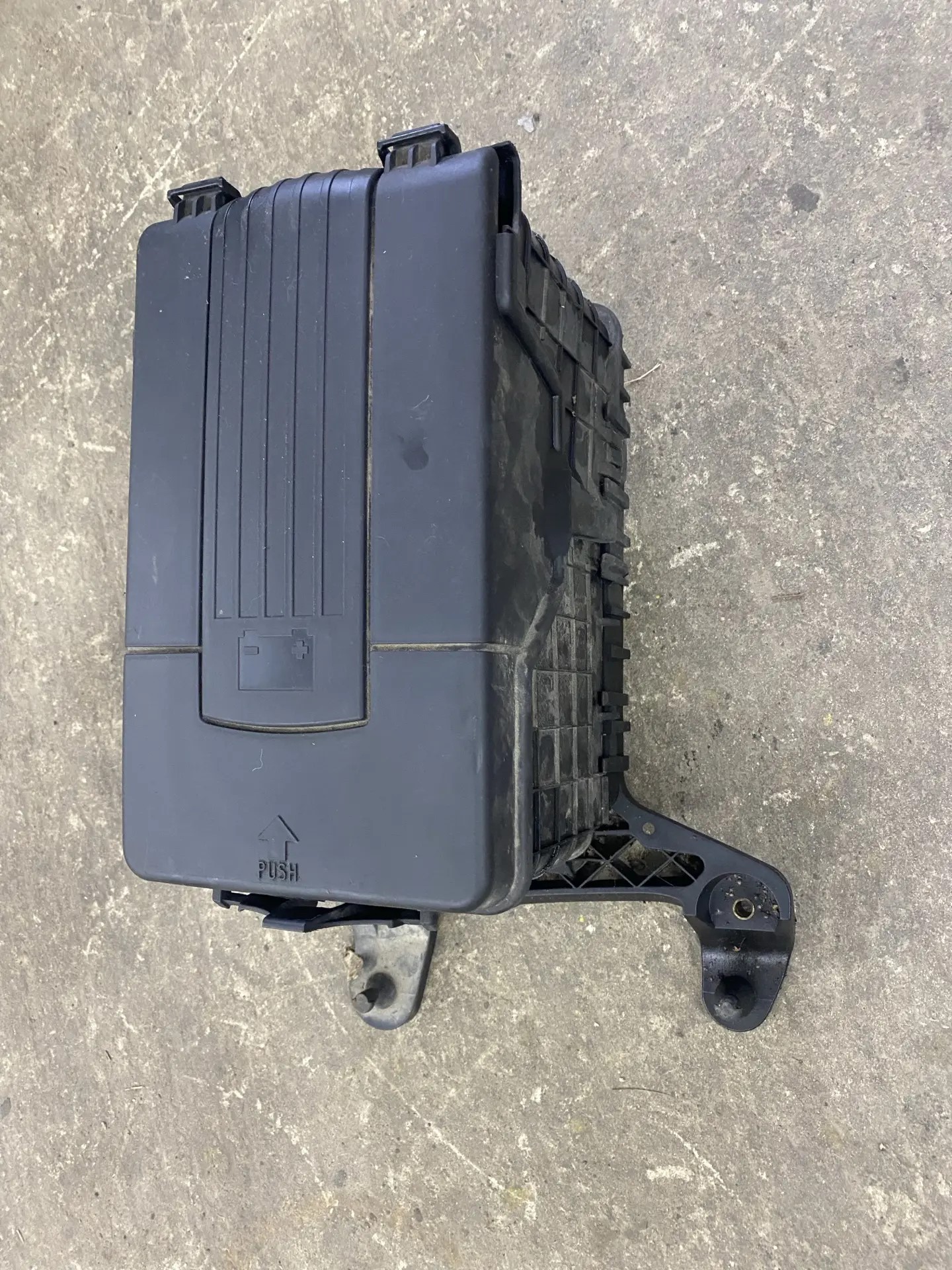 Корпус аккумулятора в сборе Skoda Octavia A5, 1K0915333H; 3C0915443A; 3C0915335; 3C0915336A