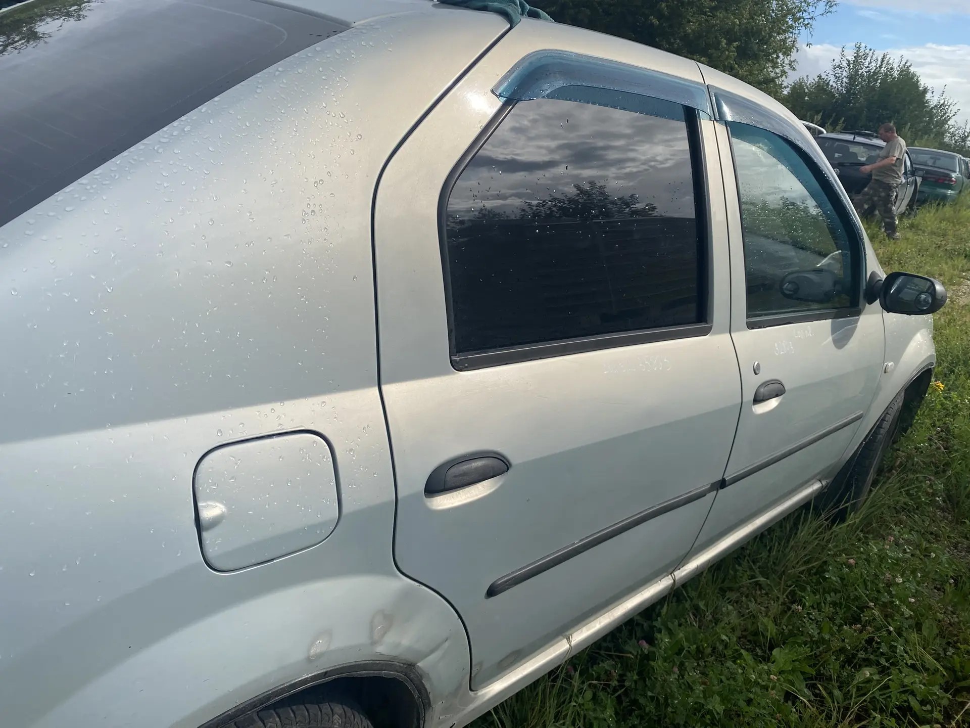 Renault Logan 2005-2014 Дверь задняя правая Renault Logan 2005-2014 (цена за голую дверь)  821009214R
