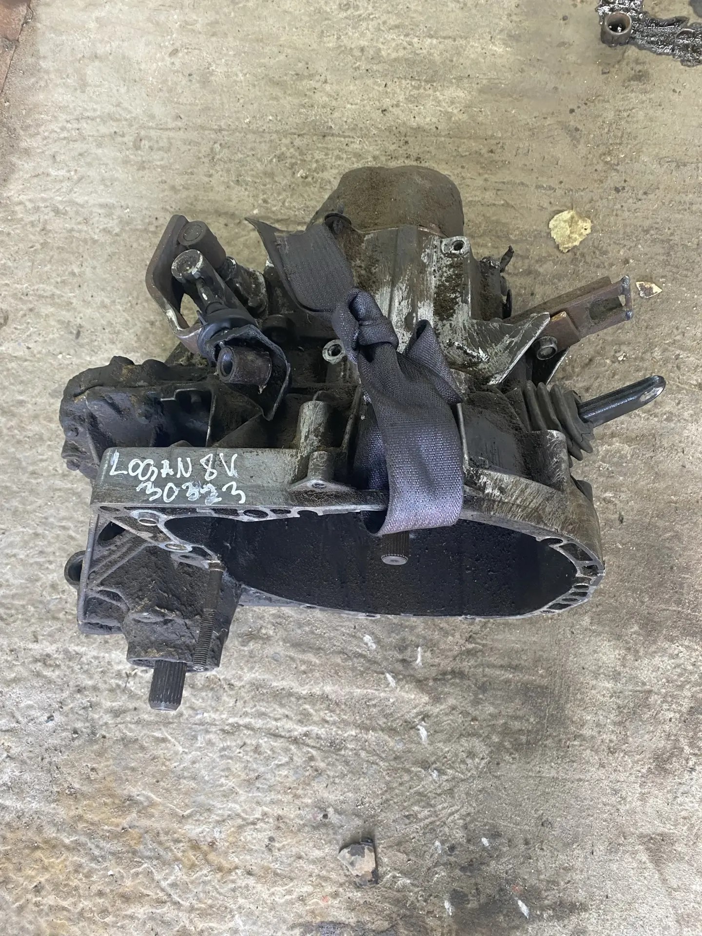 Renault Logan 2005-2014 МКПП Renault Logan; Sandero K7M/K7J 2005-2014 (самодельный кронштейн)  МКПП (механическая коробка переключения передач) Logan 2005-2014 (1.4/1.6 JH3057/JH3060 320105151R)