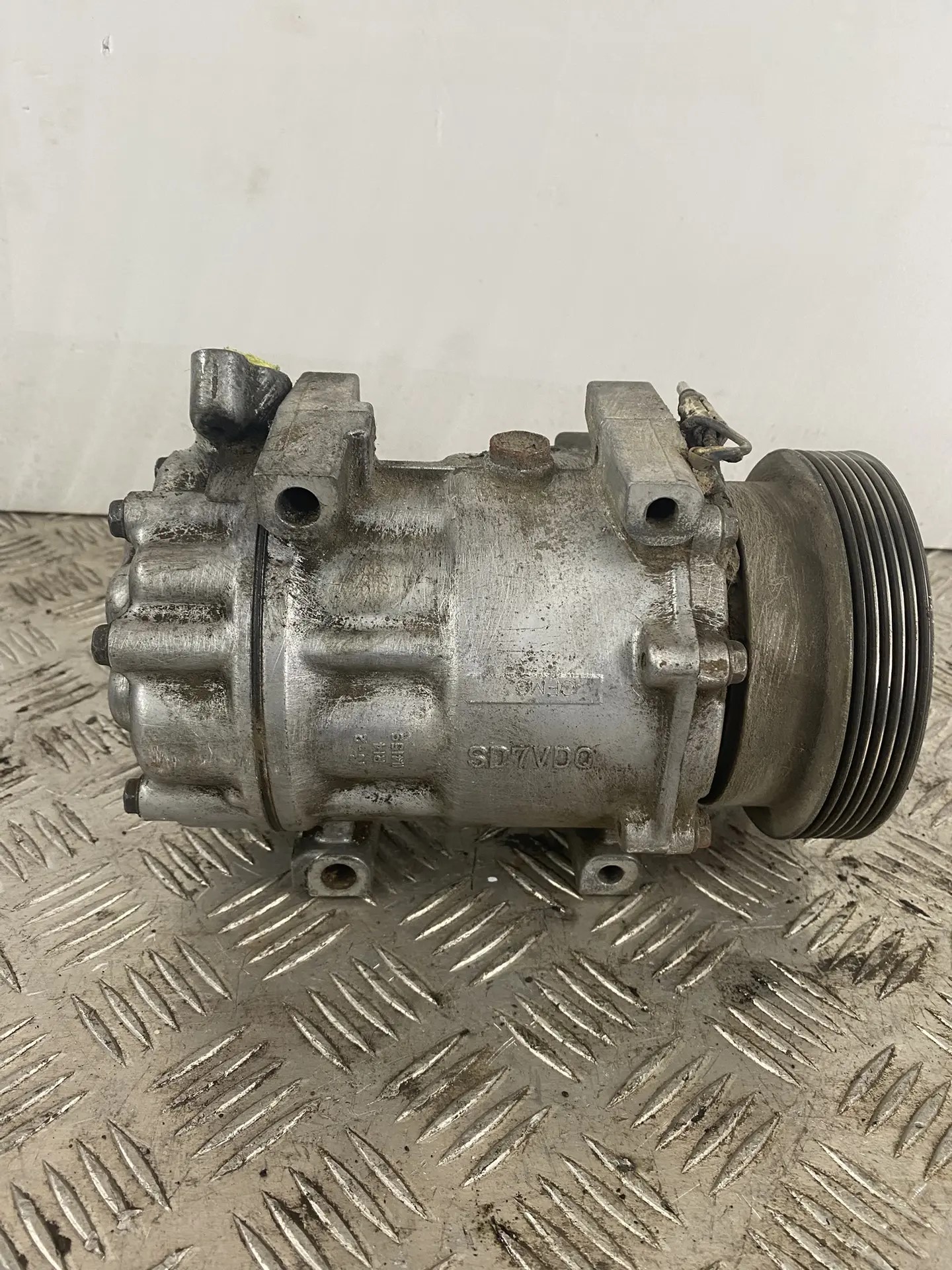 Renault Logan 2005-2014 Компрессор кондиционера Renault Logan ; Largus; Duster; Almera G15; K7M; K4M; K9K  926000097R