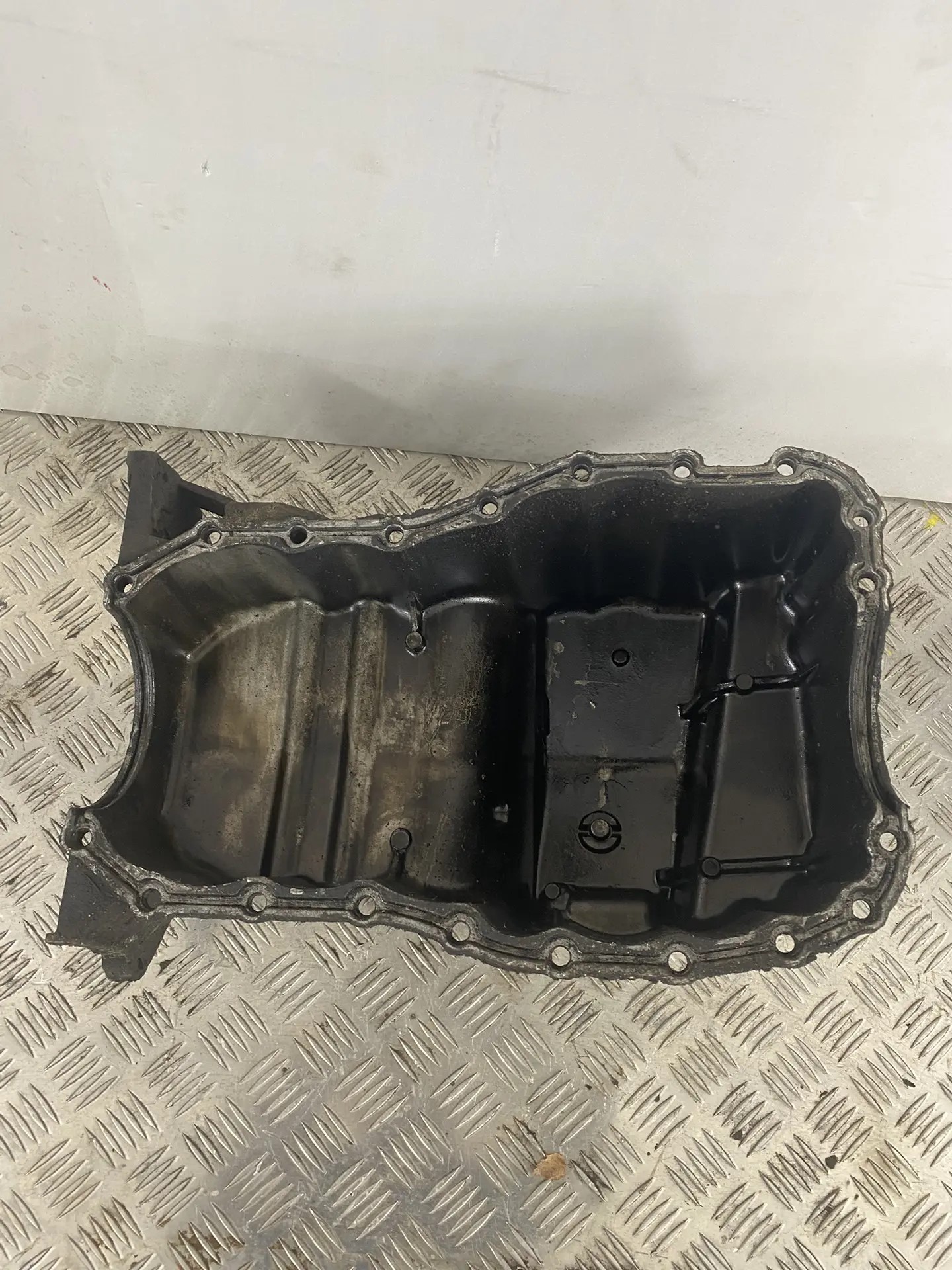 Renault Sandero Поддон масляный двигателя Renault Logan; Sandero; Largus; Dokker 1.6 K7M 8200535857