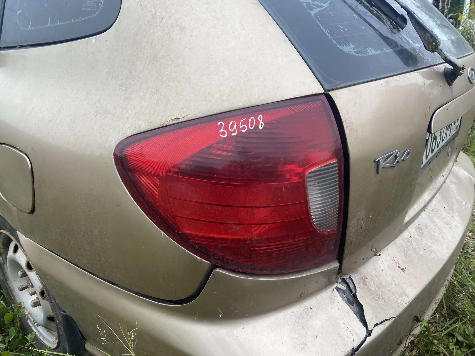 Kia RIO 2000-2004 Фонарь задний левый Kia Rio 2000-2005 (универсал) 29401FD070