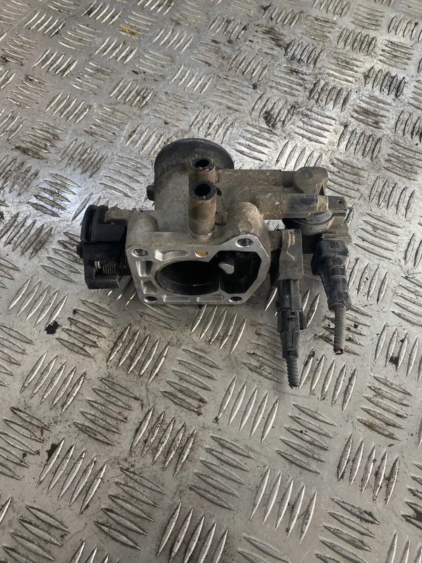 Дроссельная заслонка Hyundai Getz 2002-2010 ; регулятор холостого хода 3515002600 3510002900