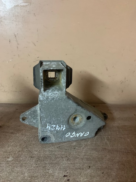Renault Kangoo Кронштейн двигателя правый RENAULT Kangoo 1997-2003  CLIO/SYMBOL (1998-2008) (ПРАВЫЙ ВЕРХНИЙ)