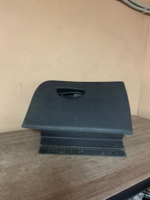 Ford Fiesta 2008-2019 Бардачок Focus I 1998-2005 (В ТОРПЕДО 1333343)