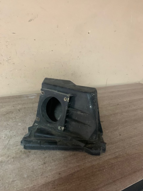 Nissan Almera N16 Крышка корпуса воздушного фильтра  для Nissan Almera N16 2000-2006 (верхняя часть 1,5-1,8) QG15BM500