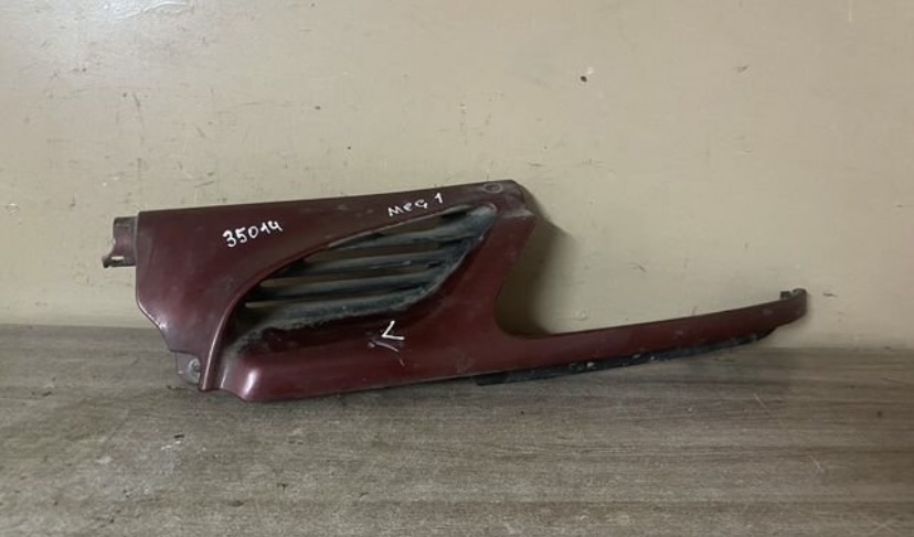 Renault Scenic 1996-1999 Решетка радиатора левая  Laguna 1994-1999  Scenic 1996-1999 (7700834200 7701367995)