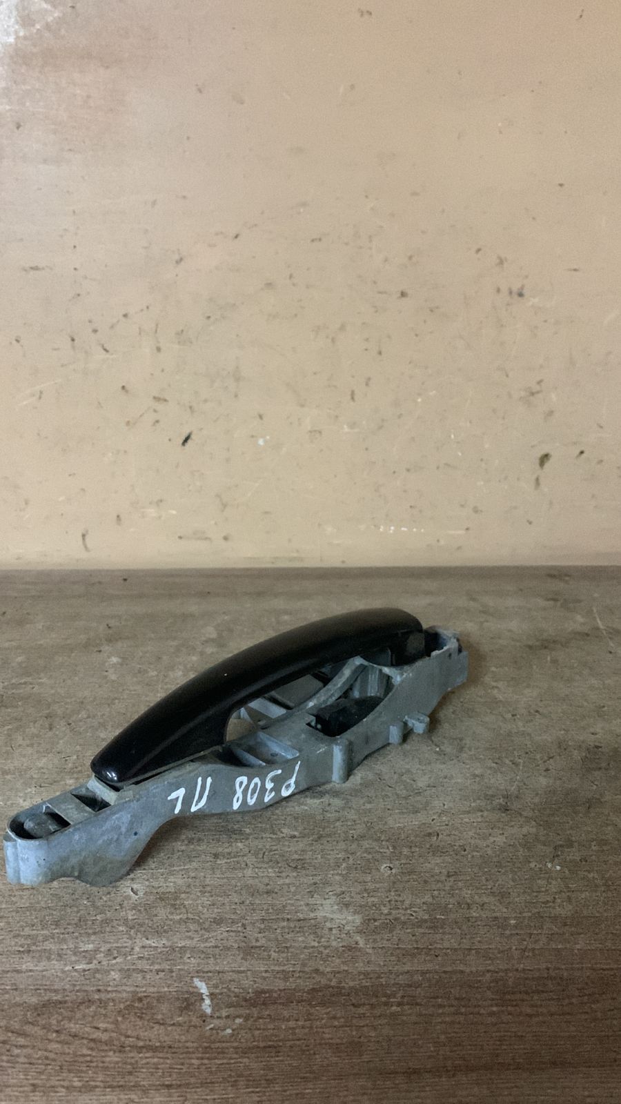 Peugeot 308 Ручка двери наружная  Peugeot 308 I 2007-2015  Citroen C4 2005 - 2011  (9101GF) в сборе 910958 передняя левая