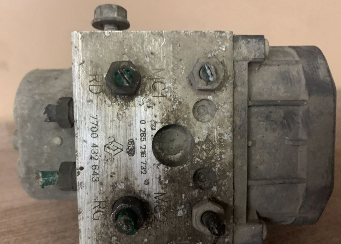 Renault Scenic 1999-2002 Блок ABS (насос) Scenic 1999-2003;Megane I 1999-2004 (7700432643 0273004395)