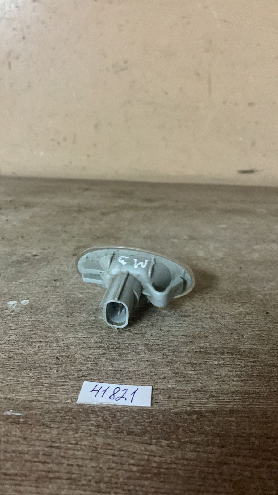 Повторитель на крыло белый Mazda 3 (BK) 2002-2009 ( GJ6A51120D)