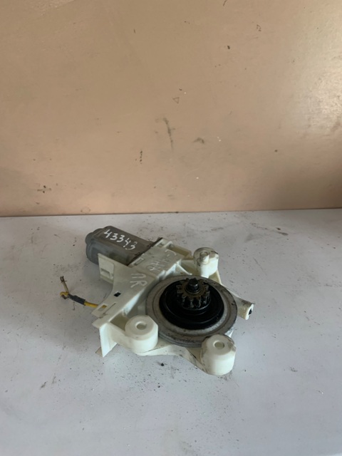 Ford Kuga Моторчик стеклоподъемника C-MAX 2003-2010 Focus II 2005-2008;Focus II 2008-2011 (ПЕРЕДНИЙ ПРАВЫЙ 4M5T14553AA 0130822216 1347884)