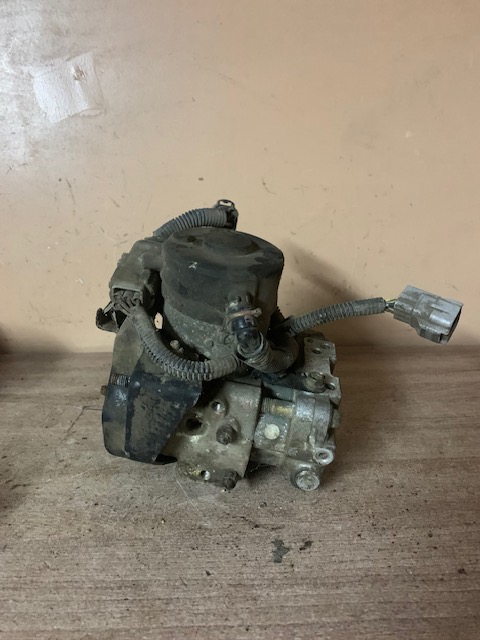 Блок ABS (насос) Carina E 1992-1997 (LHD 4AFE 1.6i)  0265214000 4451005011