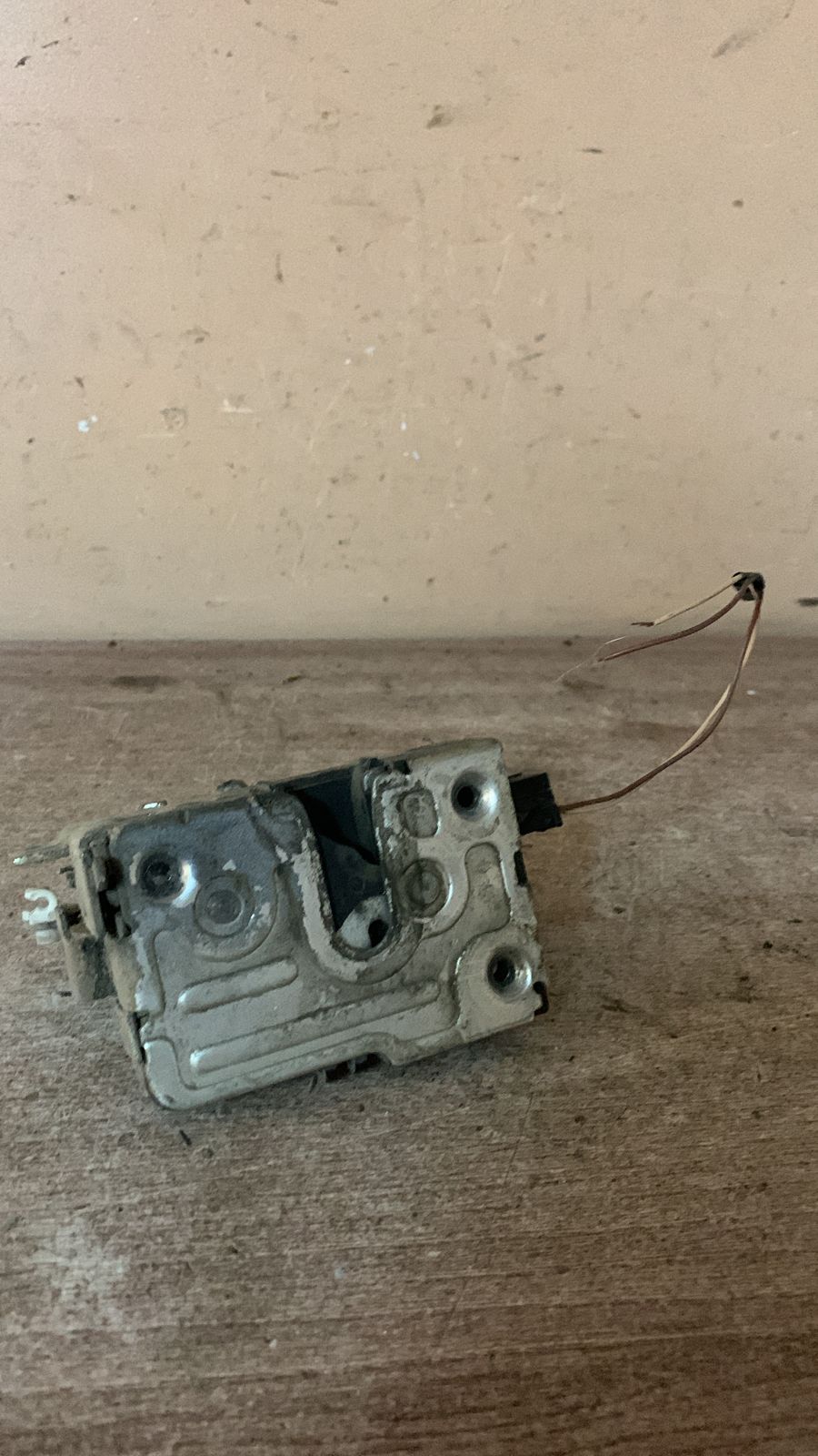 Замок двери задней левой для Renault Logan 2005>6001547512  8200928502