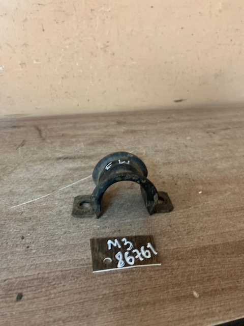 Mazda Mazda 3 (BK) Кронштейн крепления переднего стабилизатора Mazda 3 (BK) 2002-2009 (И ЗАДНЕГО BP4K28155D BP4K-28-155D)