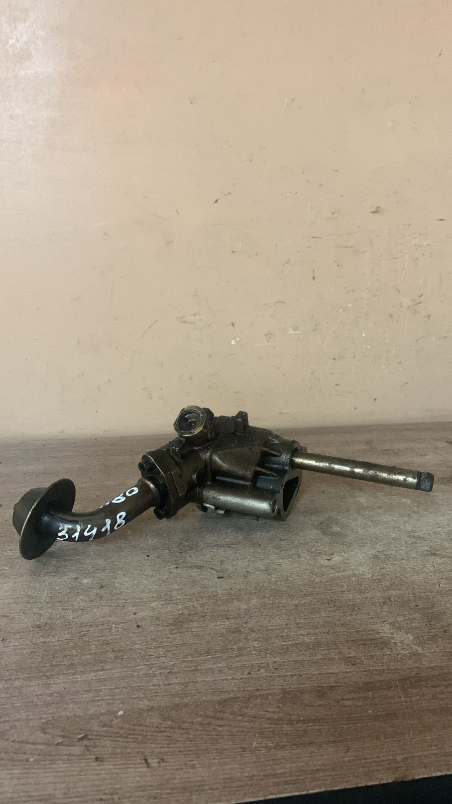 Audi 80-90 B3 Насос масляный Audi  80/90 [B3] 1986-1991; VW Passat B3 / Passat B4 / Golf III (049115153B 026115105B