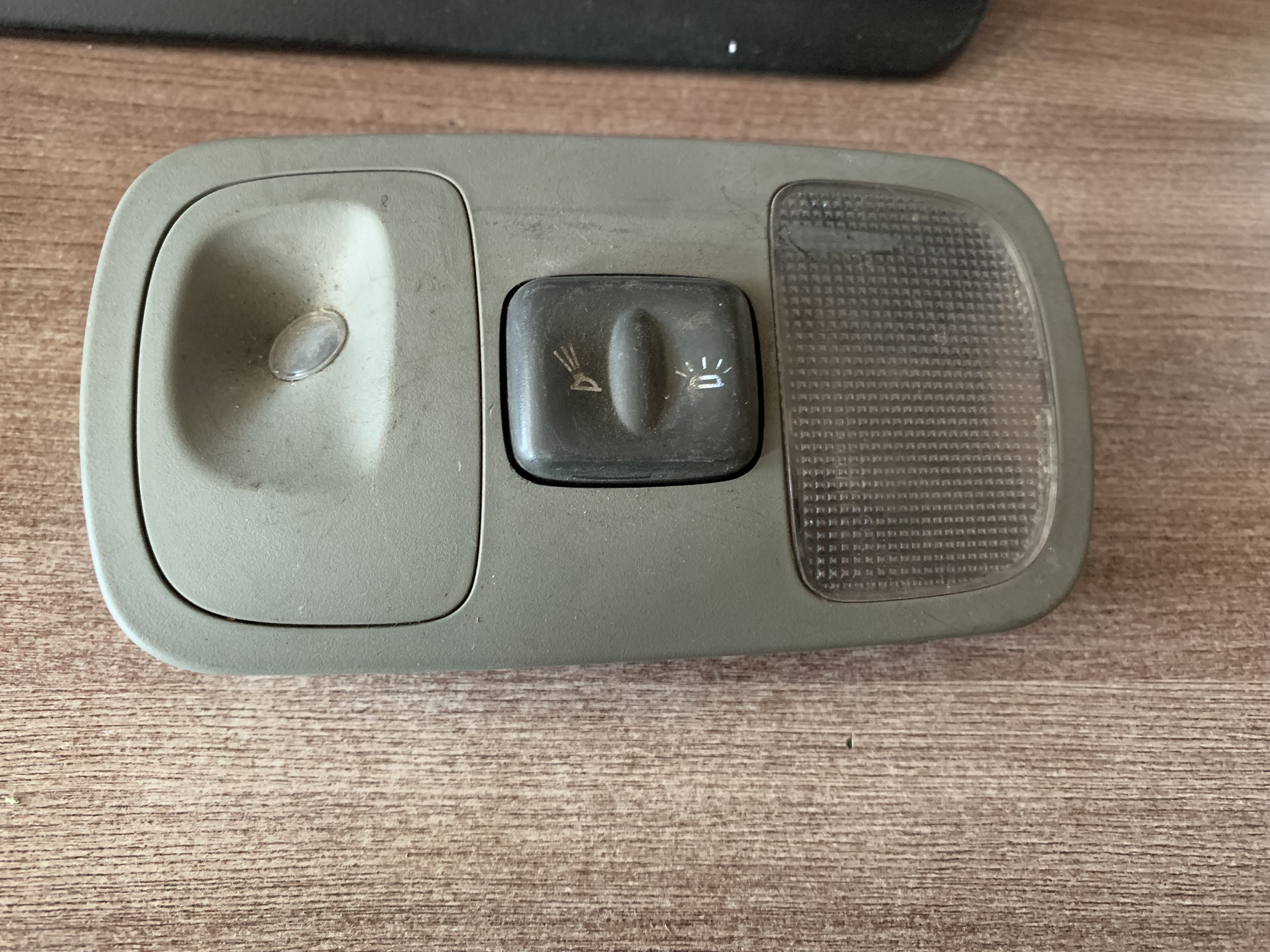Renault Scenic 1999-2002 Плафон салонный Scenic 1999-2002 (ПЕРЕДНИЙ БЕЗ ЛЮКА)