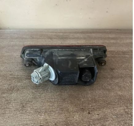 Nissan Tiida C11 Фонарь задний противотуманный Tiida (C11) 2007-2014;EX/QX50 (J50) 2008-2017;FX/QX70 (S51) 2008-2017;G (V36) 2007-2014;Juke (F15) 2011>;JX/QX60 (L50) 2013>;Pathfinder (R52) 2014>;X-Trail (T32) 2014> (26580ED50A)