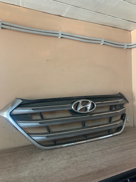Hyundai Tucson Решетка радиатора hyundai Tucson 2015> Дефект 86350D7100