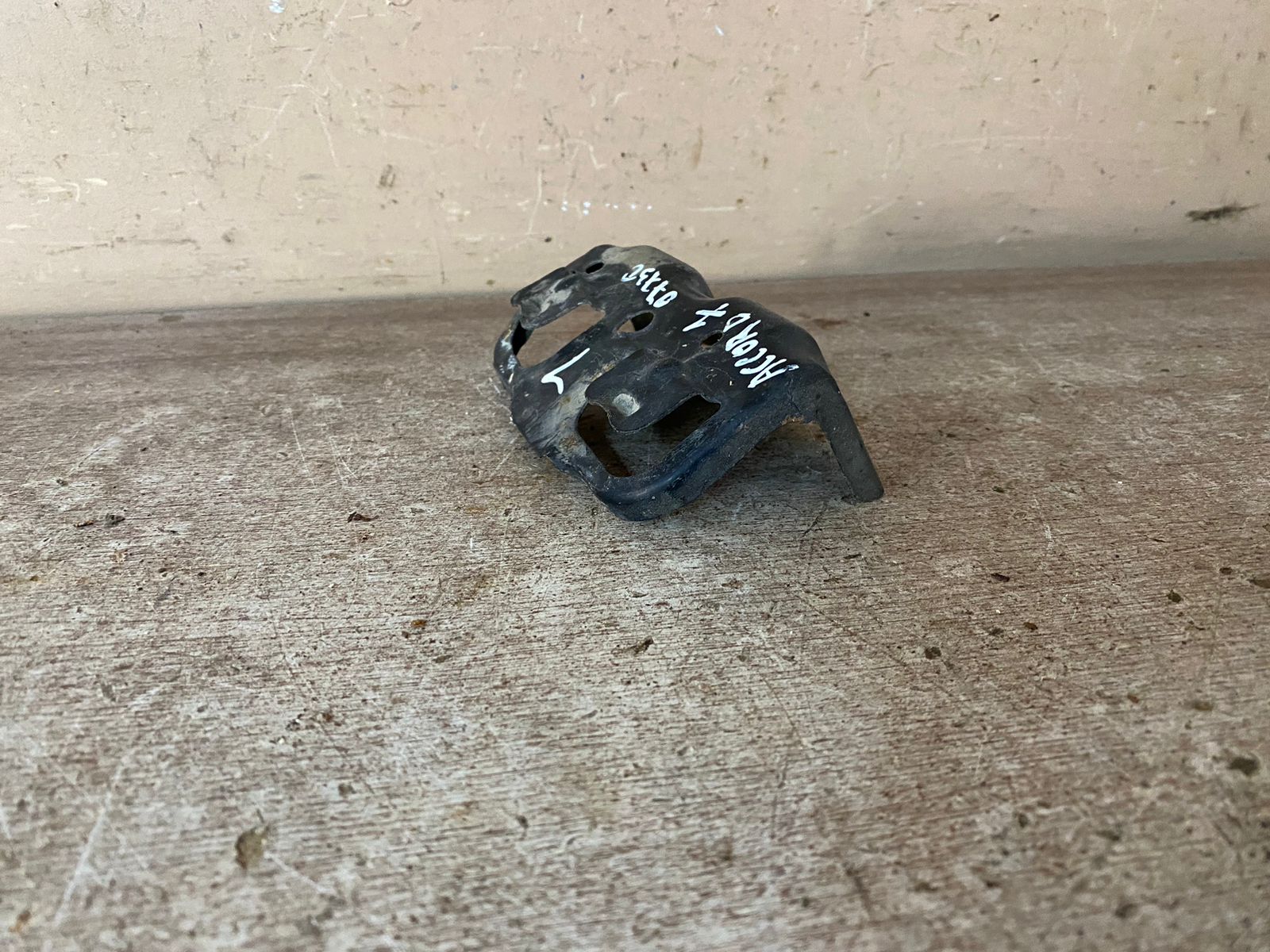 Honda Accord VII 2003-2008 Кронштейн фонаря заднего бампера Accord VII 2003-2008 (НАРУЖНОГО ЛЕВОГО 71555SDAA00)