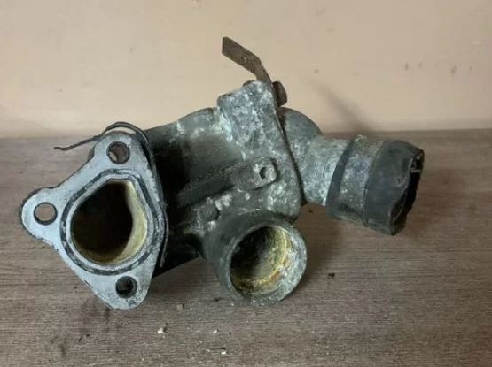 Корпус термостата для Mitsubishi Carisma (DA) 1999-2003  4G92