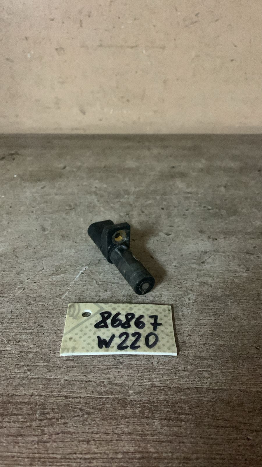 Mercedes Benz W220 1998-2005 Датчик положения коленвала Mercedes Benz MB W202/W203/W463/W163/W210 (без кабеля) 0261210170