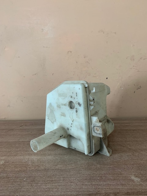 Бачок омывателя лобового стекла для Nissan Almera N15 1995-2000 (2891065Y00) под один насос