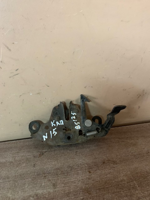 Замок капота для Nissan Almera N15 1995-2000 (656011N610)