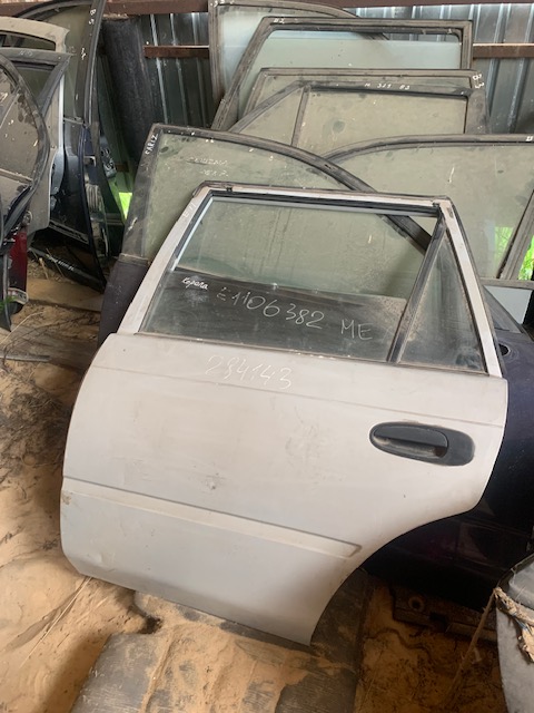 Toyota Corolla E11 Дверь задняя левая для Toyota Corolla E11 1997-2001 Цена за голую дверь!  8430175