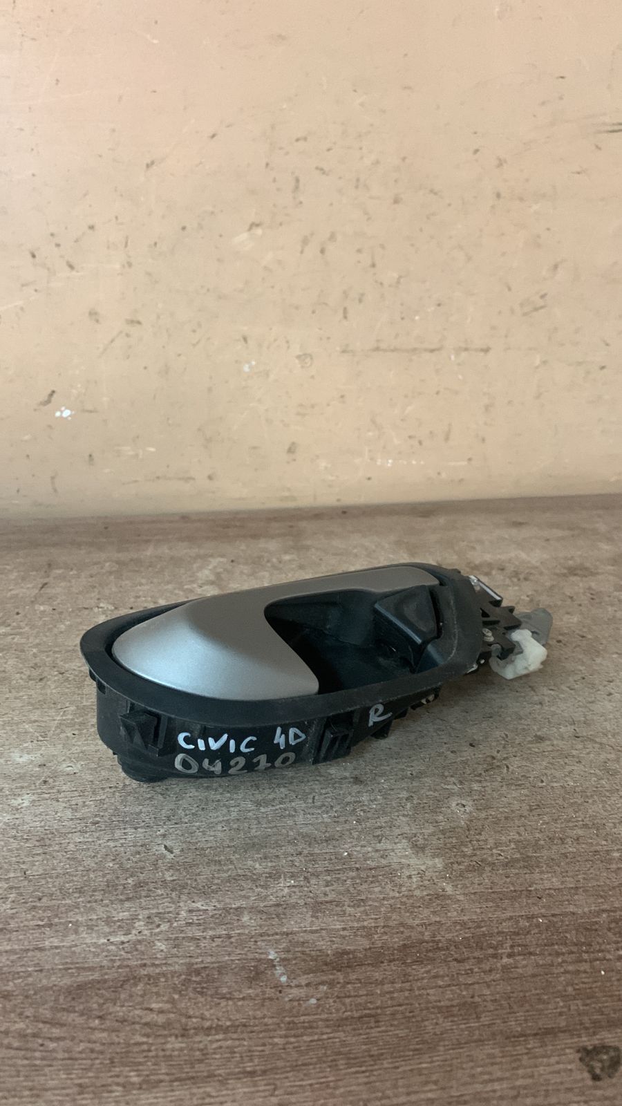 Honda Civic 4D Ручка двери внутренняя правая для Civic 4D 2006-2012 (ПЕРЕДНЯЯ=ЗАДНЯЯ 72120SNAA21ZD)