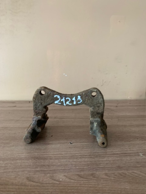 Audi A6 [C4] Скоба суппорта заднего Audi 100 C4, A6 [C4] 1994-1997  443615425B