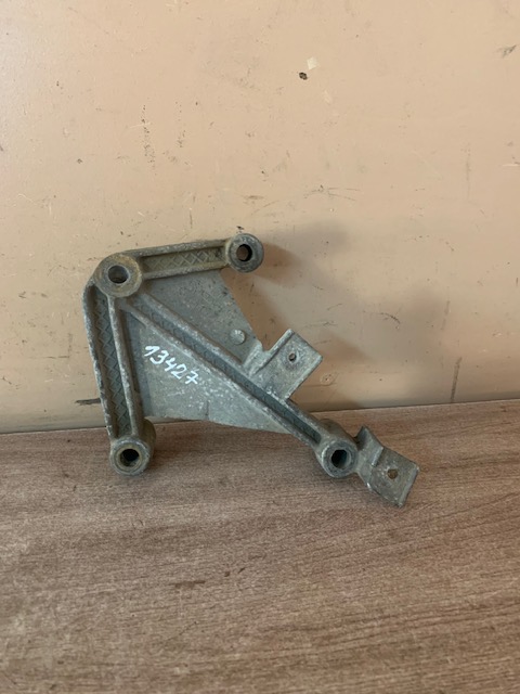 Кронштейн КПП RENAULT KANGOO (2003-2008) 7700434671