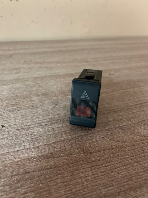 Audi 80-90 [B4] Кнопка аварийной сигнализации AUDI 100 [C4] (1991-1994)  4A0941509