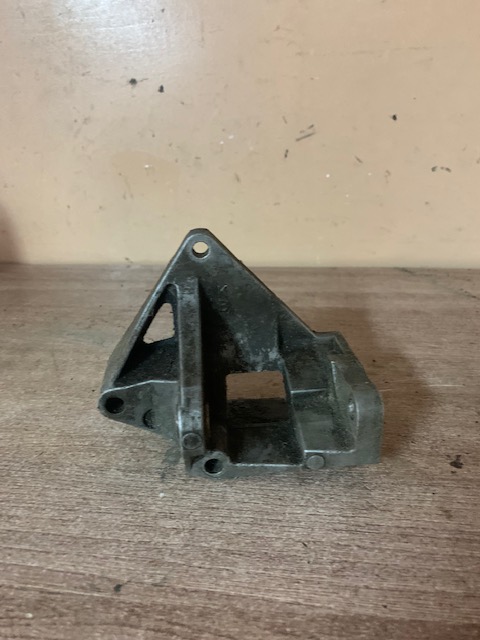 Nissan Almera N15 Кронштейн гидроусилителя для Nissan Almera N15 1995-2000  (119400M300)
