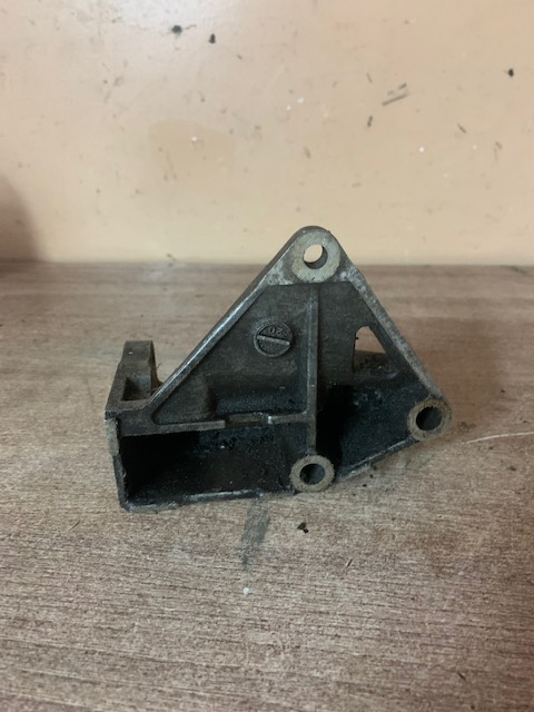 Nissan Almera N15 Кронштейн гидроусилителя для Nissan Almera N15 1995-2000  (119400M300)