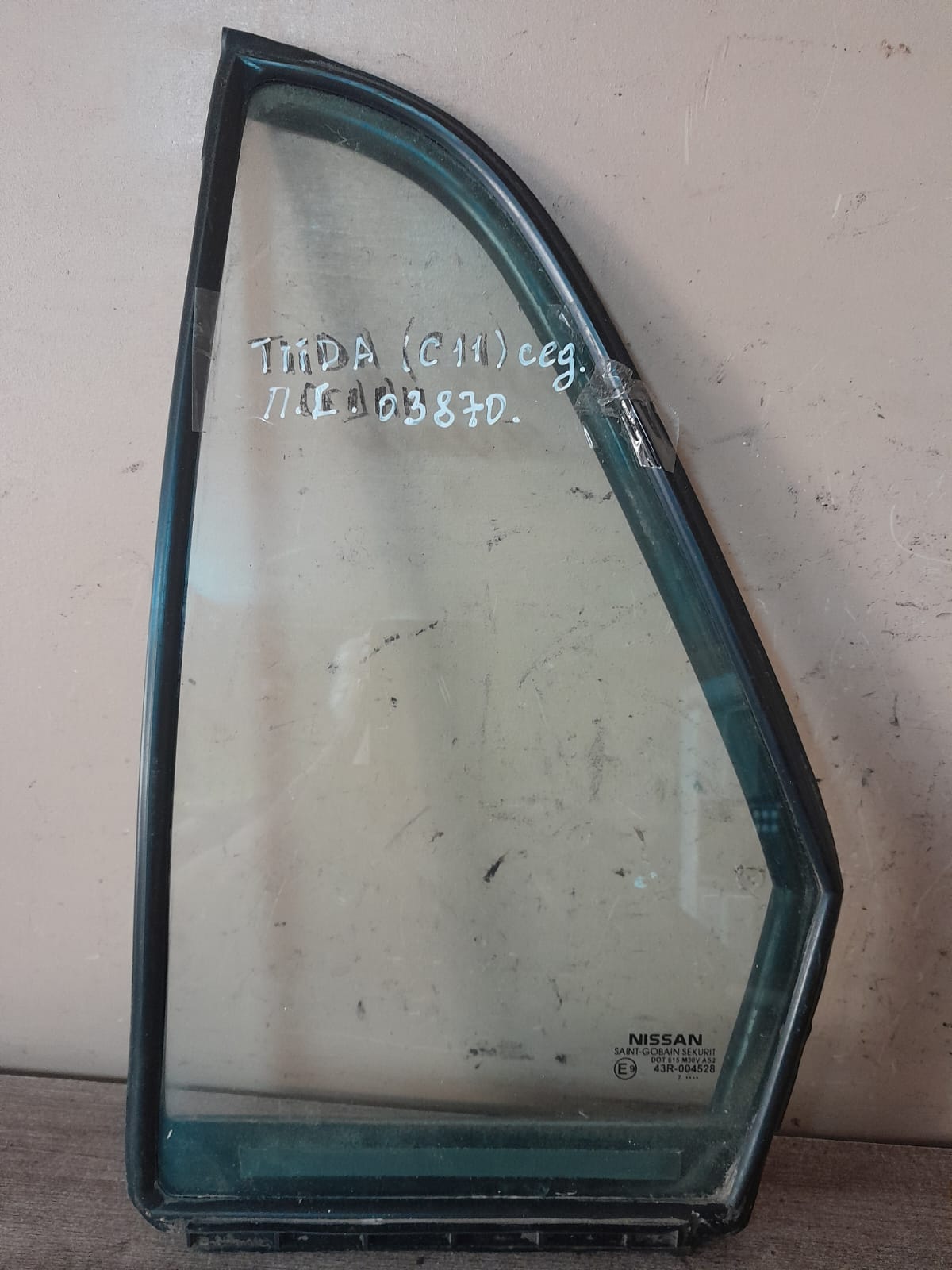 Nissan Tiida C11 Стекло двери задней левой (форточка) для Nissan Tiida C11 2007>( Седан )  82263EL400