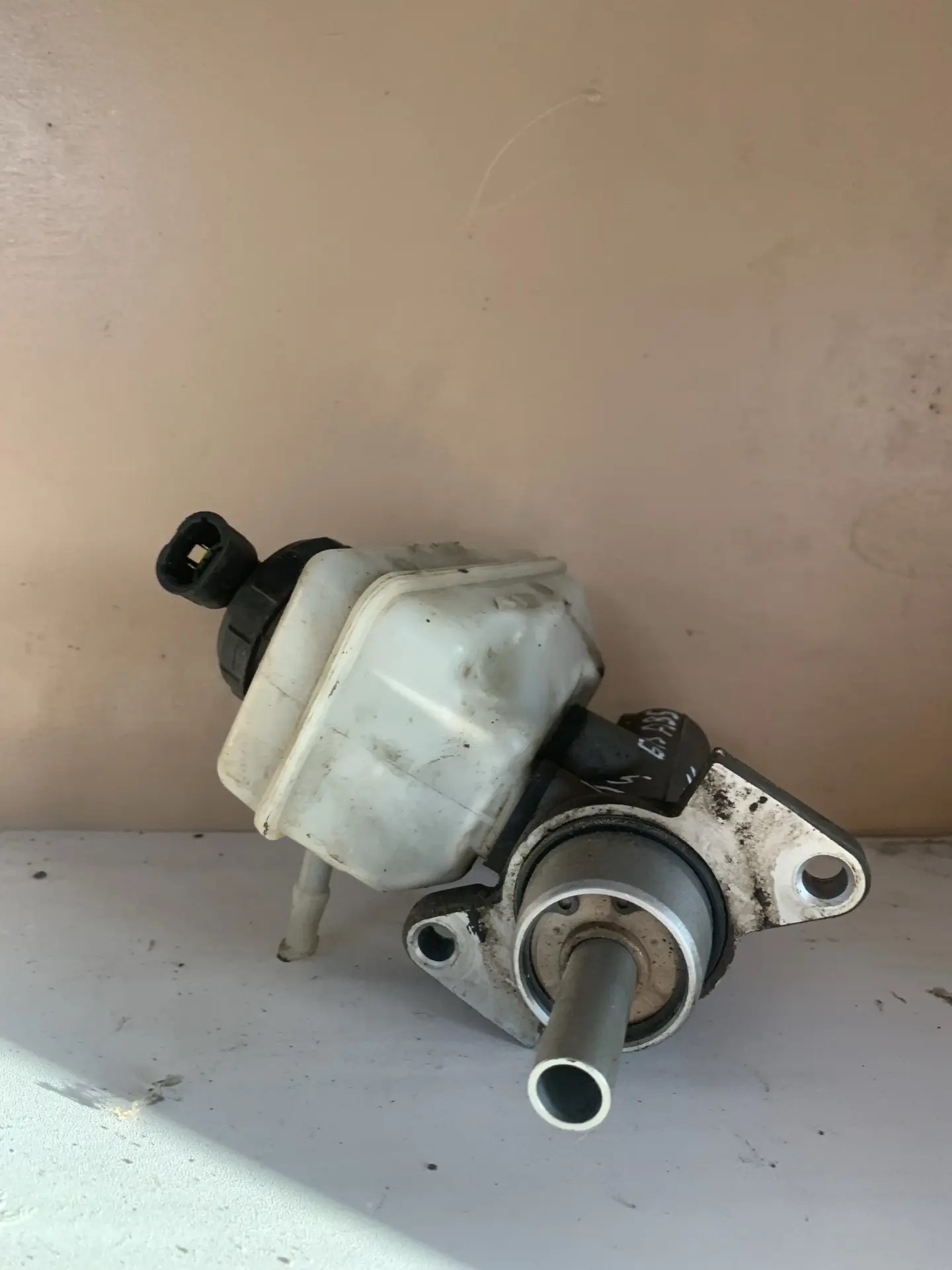 Renault Logan 2005-2014 Цилиндр тормозной главный для Renault Logan 2005-2014 без ABS 6001551028