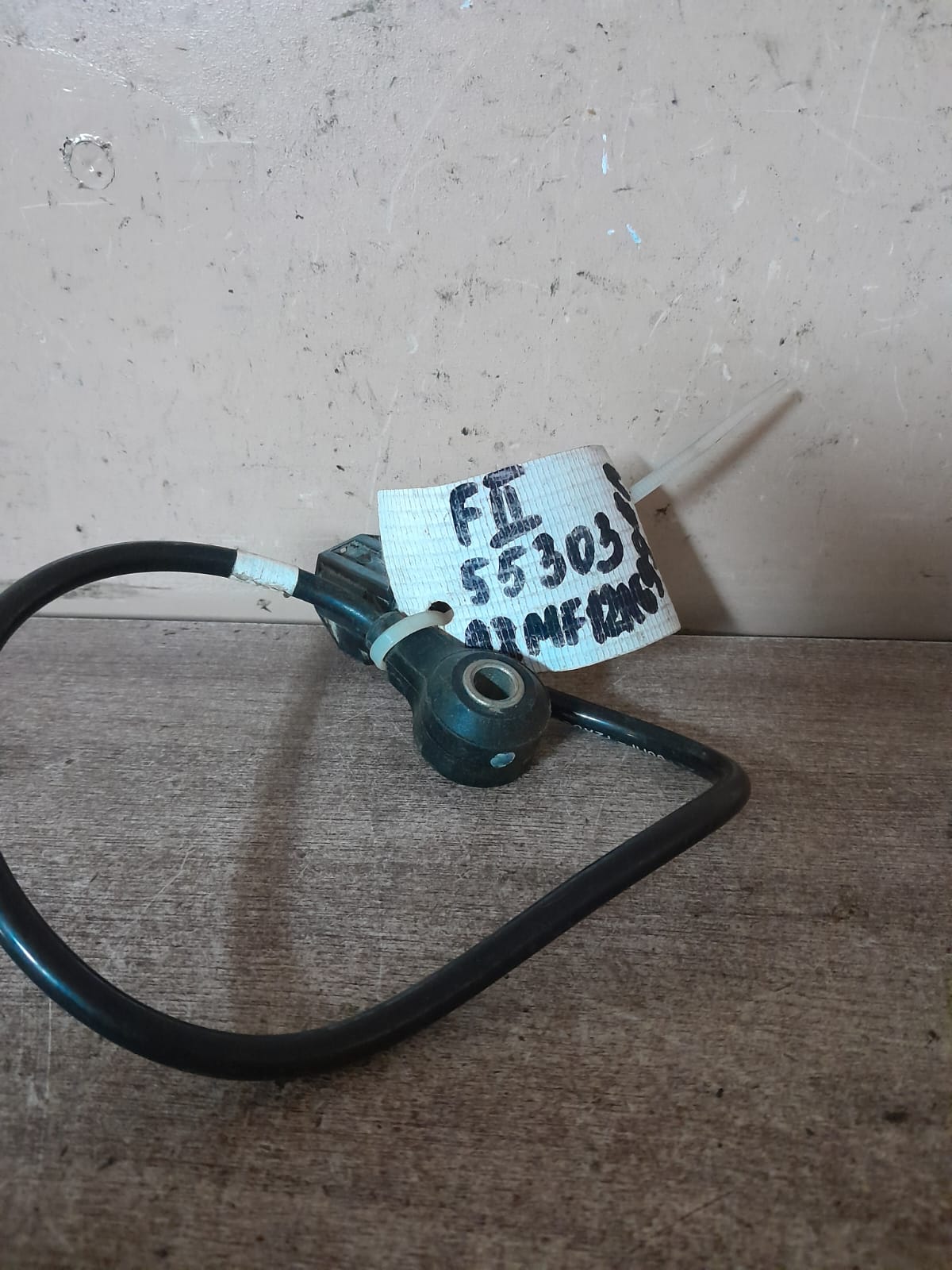 Ford FOCUS III Датчик детонации Fiesta 2001-2008;Focus II 2005-2008;Fusion 2002-2012;C-MAX 2003-2011;Focus I 1998-2005;Mazda 2 (DY) 2003-2006;Mondeo IV 2007-2015;Focus II 2008-2011;S-TYPE 1999-2008;Fiesta 2008>;Focus III 2011> ()