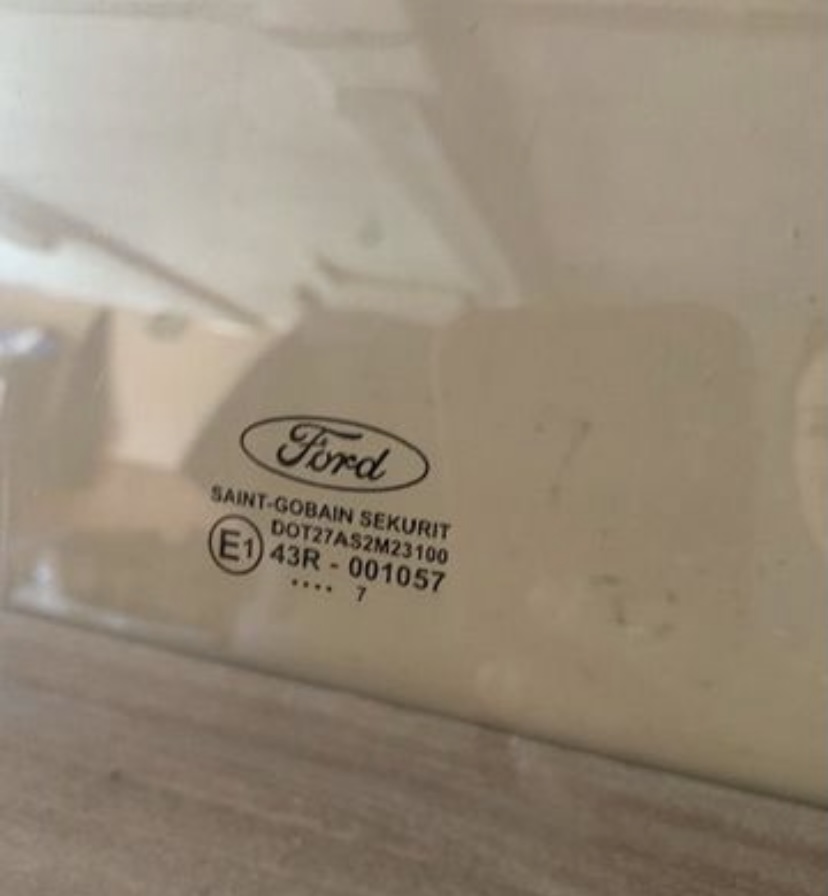 Стекло двери задней левой для Ford Focus II 2005-2008 (УНИВЕРСАЛ 1348859)