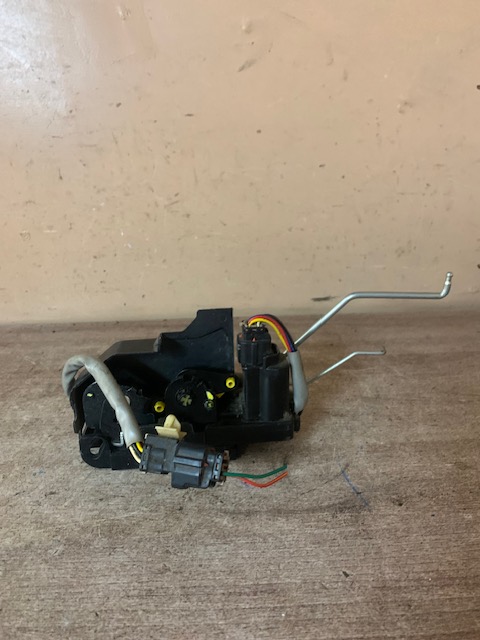 Hyundai Getz Замок двери передней правой Getz 2002-2010 (5 КОНТАКТОВ ) 3-х дв