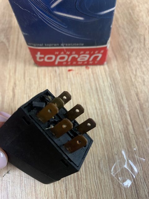 Opel Omega A Кнопка аварийной сигнализации OPEL VECTRA A (1988-1995)  1241656 202198755 Topran