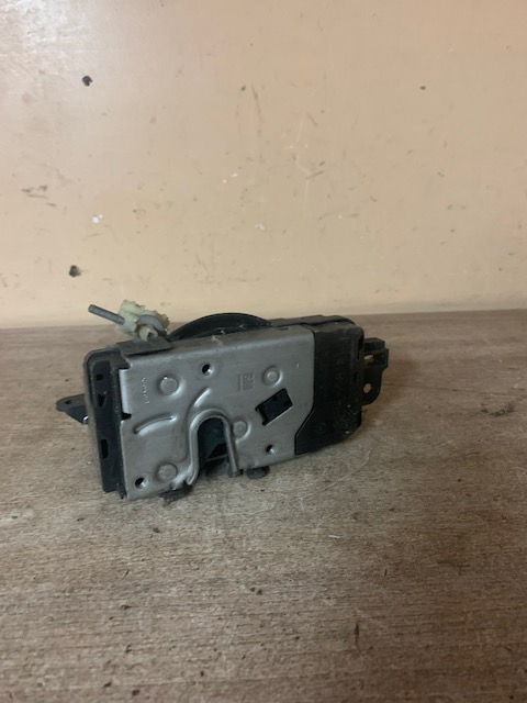 Opel Astra H - Family Замок двери передней левой OPEL ASTRA H/ZAFIRA B (5 конт) 13220369