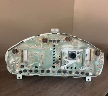 Mitsubishi Carisma (DA) Панель приборов MITSUBISHI CARISMA 95-00 (1.9TD)