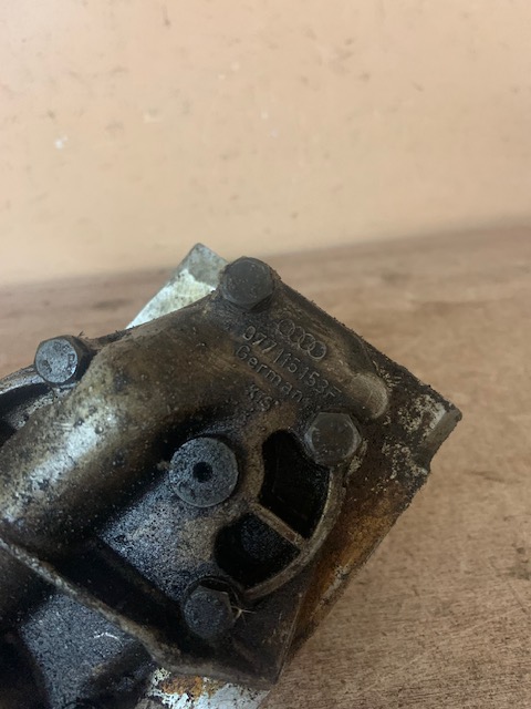 Audi A8 1994-1998 Насос масляный для Audi A8 [4D] 1994-1998 (077115109G 077115153F)