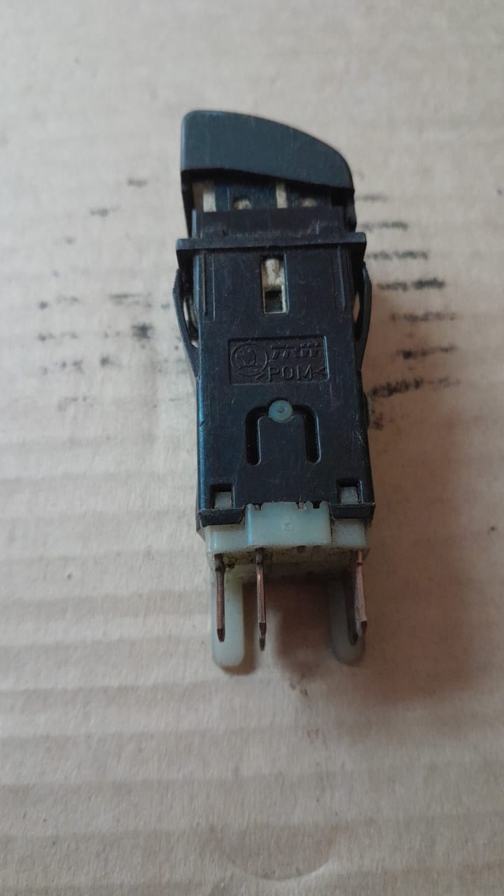 Кнопка обогрева заднего стекла для Skoda Felicia 1995-1998  6U0959621