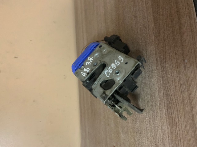 Audi A8 1994-1998 Замок двери задней правой для Audi A8 [4D] 1994-1998 (4D0839016D)