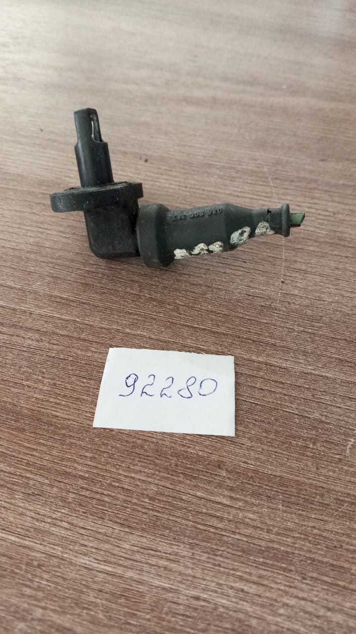 Audi V8 Датчик ДМРВ Audi V8