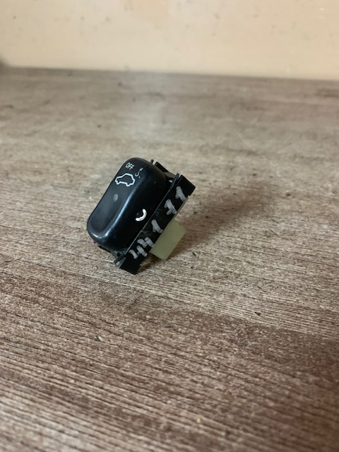 Кнопка многофункциональная MERCEDES BENZ W210 E-KLASSE (2108205910)