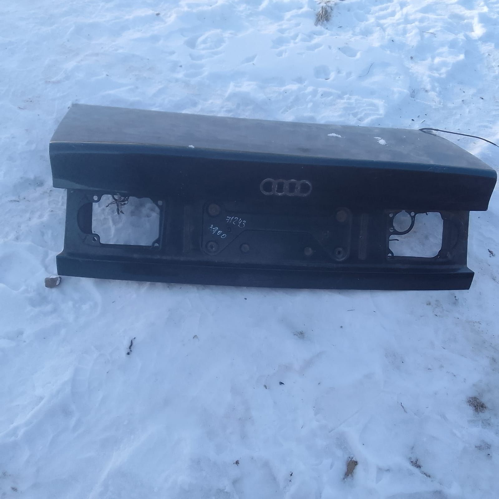 Audi 100 [C4] Крышка багажника для Audi 100 [C4] 1991-1994; A6 [C4] 1994-1997 (4A5827023E)
