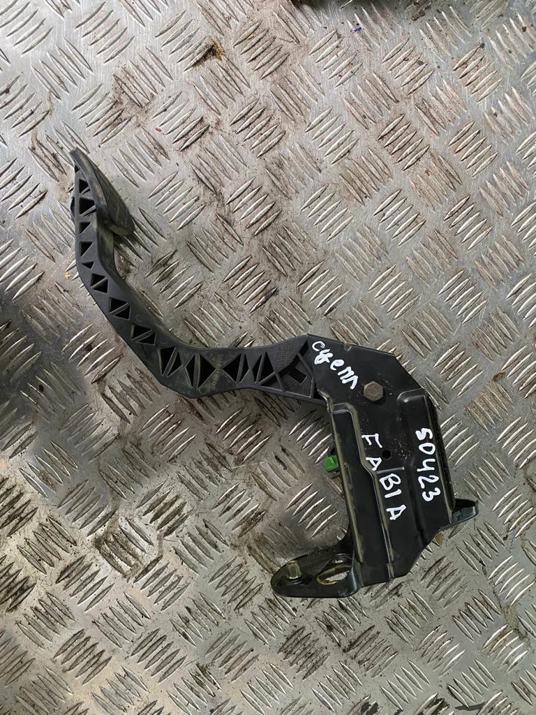 Volkswagen Polo 2001-2009 Педаль сцепления Fabia 1999-2007;Polo 2001-2009;Fabia 2007-2015;Roomster 2006-2015;Cordoba 2002-2008;Ibiza IV 2002-2008;Fox 2005-2011 (6Q1721059F)