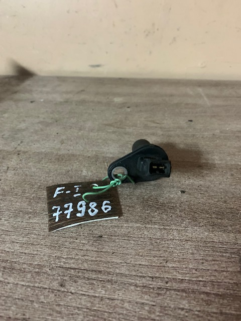 Ford FOCUS 1 Датчик положения распредвала Mondeo II 1996-2000;Escort/Orion 1990-1995;Escort/Orion 1995-2001;Maverick 2001-2007;Mondeo I 1993-1996;Scorpio 1986-1992;Scorpio 1992-1994;Scorpio 1994-1998;Fiesta 1989-1995;Focus I 1998-2005 928F12K073A1E